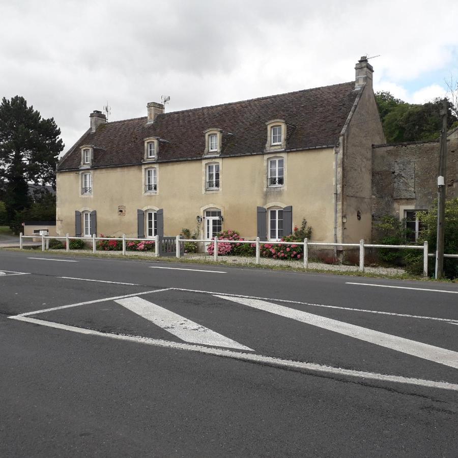 Grange Dans Ancien Corps De Ferme Bellengreville (Calvados) Exterior foto